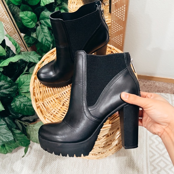 Steve Madden Amandaa Platform Heeled 
